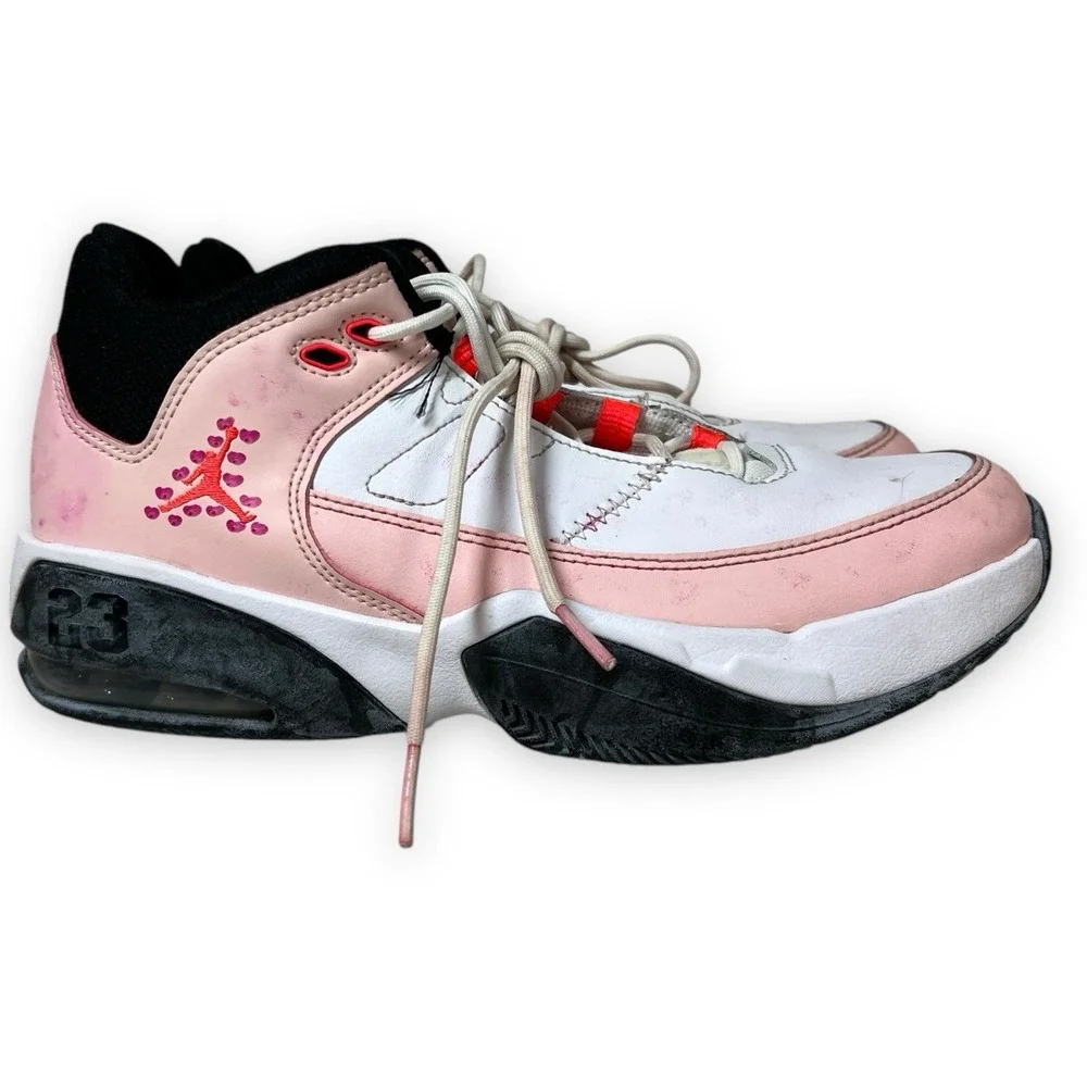 Air Jordan Nike Max Aura 3‎ GS Unisex Girls 6 Youth Pink DA8021 White Atmosphere